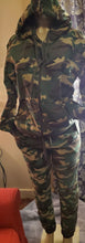 Load image into Gallery viewer, Camouflage jogger set with hoodie
