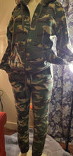 Load image into Gallery viewer, Camouflage jogger set with hoodie
