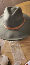 Load image into Gallery viewer, Fedora felt wide brim hat
